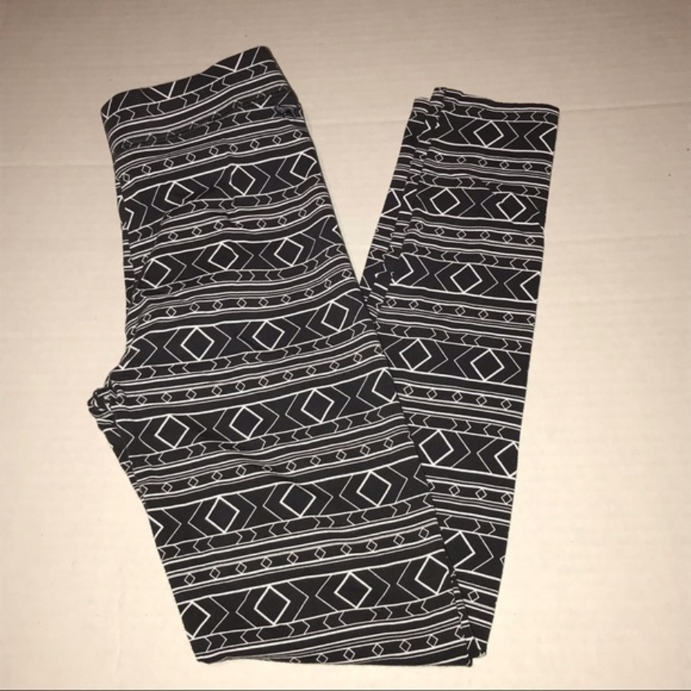 Pink Victoria’s Secret Diamond Design Leggings